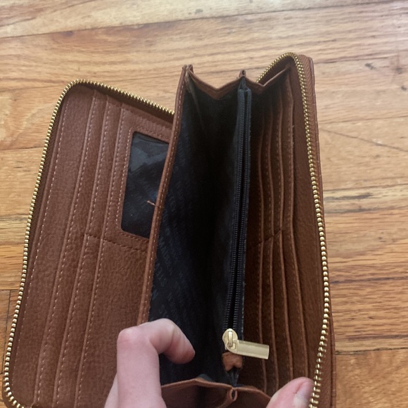 NWOT Steve Madden Logo Large Wallet Clutch - Picture 8 of 9